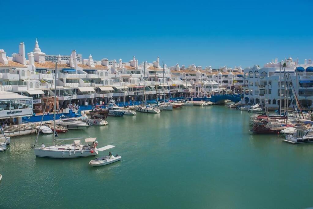 Fantastic Seaviews & Pool, Close To *
