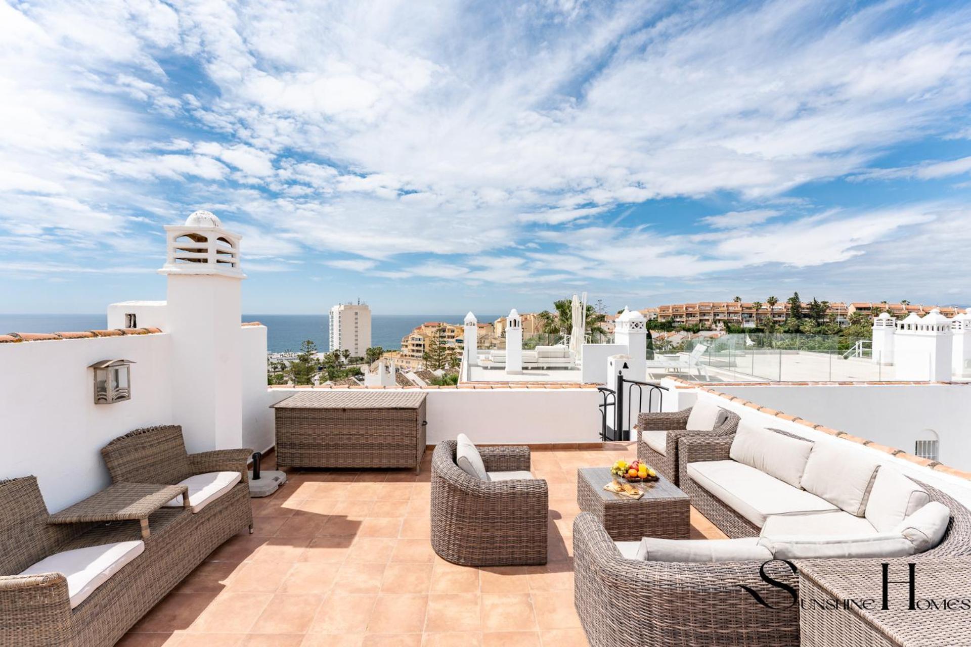 Beautiful Views Family Townhouse Steps From The