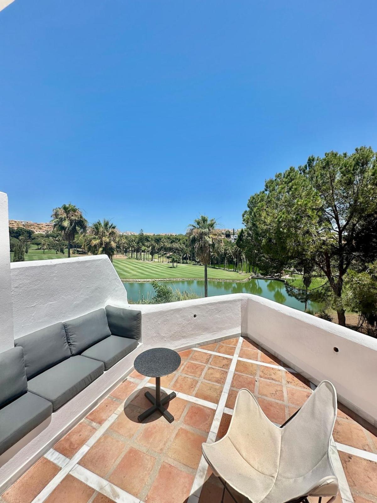 Apartment 2 Bedroom Golf House - Spectacular Views *