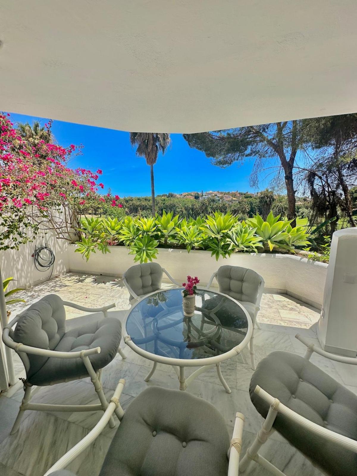 Apartment 2 Bedroom Golf House - Spectacular Views *