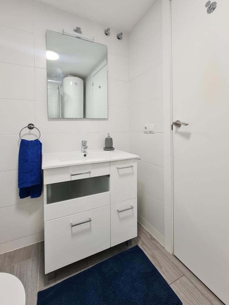 Apartamento Beautiful In Benalbeach *