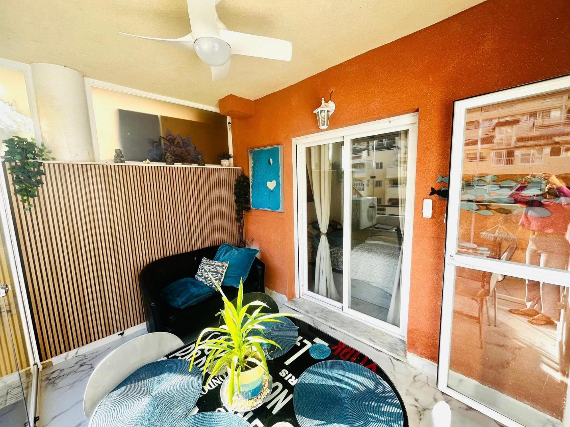 Piso En Zona Tranquila De - Torrequebrada Golf Appartement