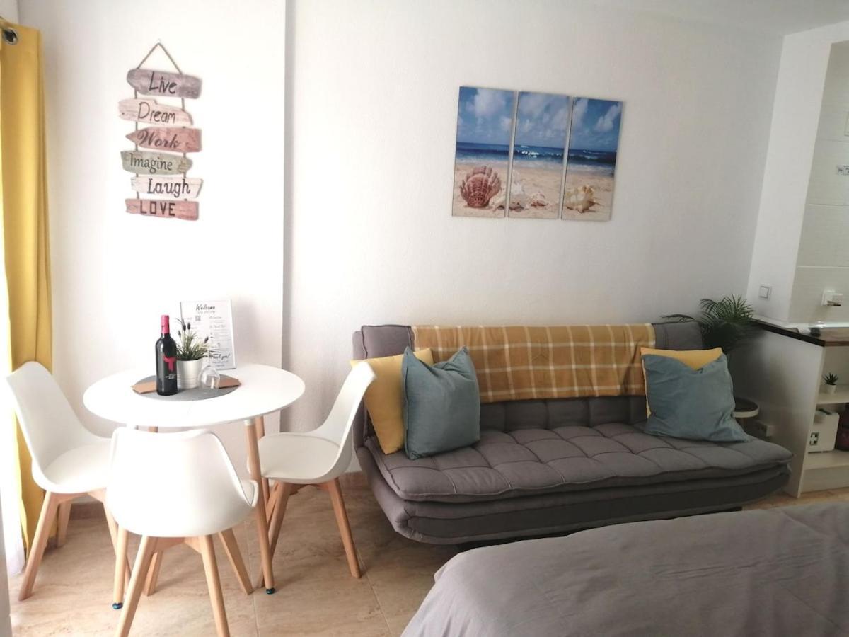 Aguila, Apartment *