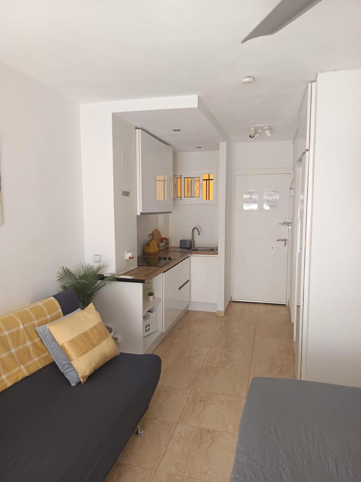 Aguila, Apartment *