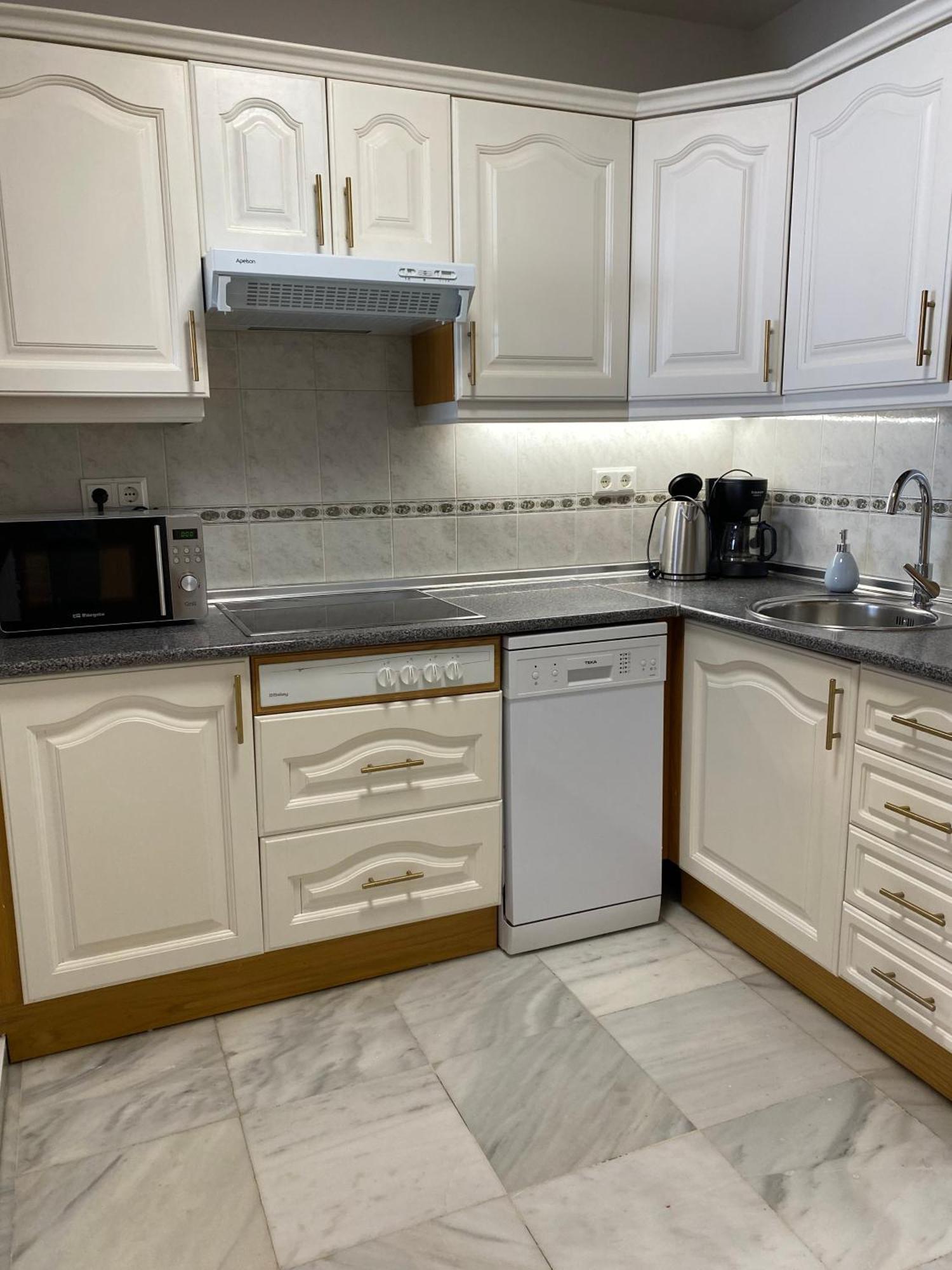 Peaceful 1br Getaway - Walk To And Train * Benalmádena