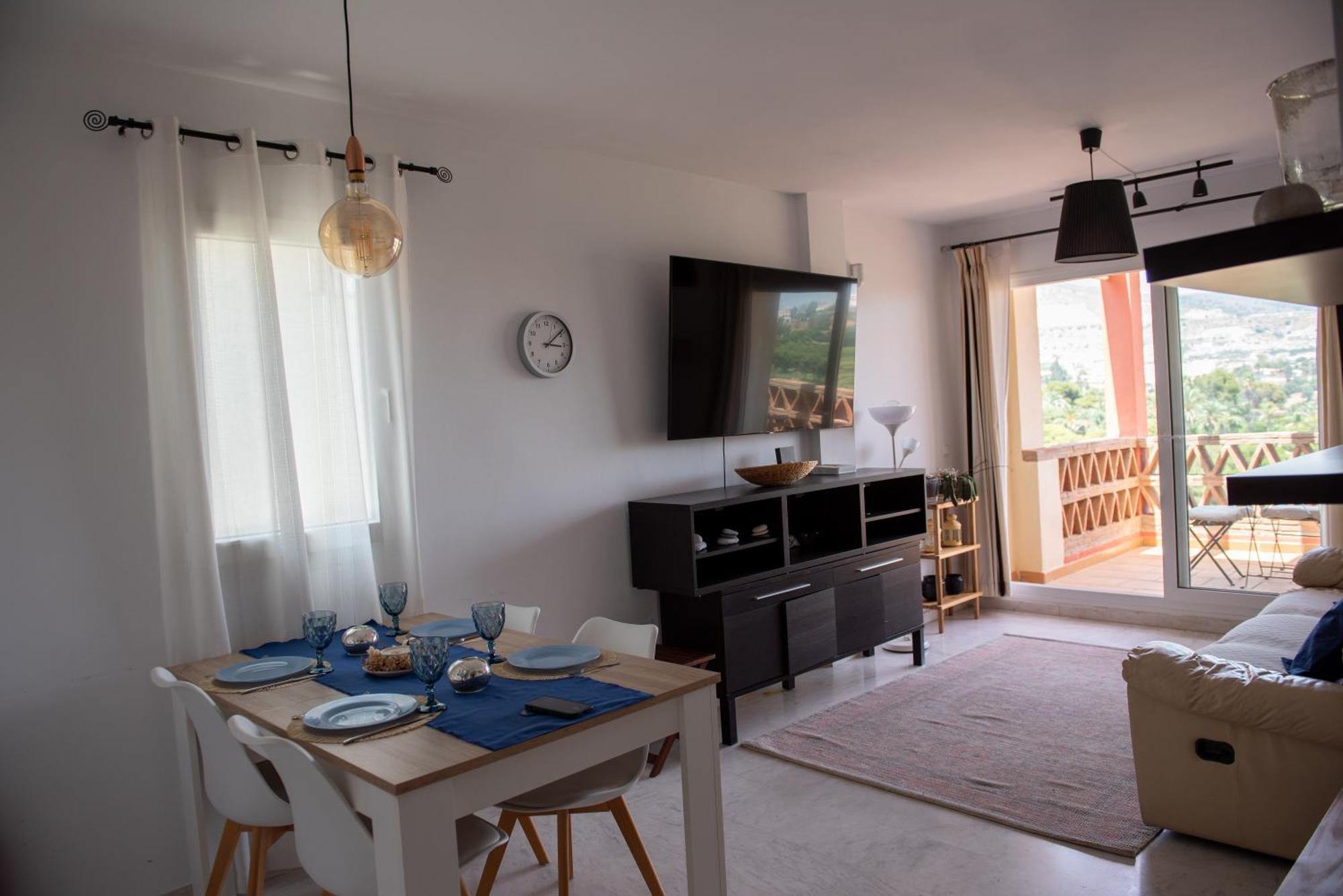Apartment Hill View With Fresh Renovation Benalmadena