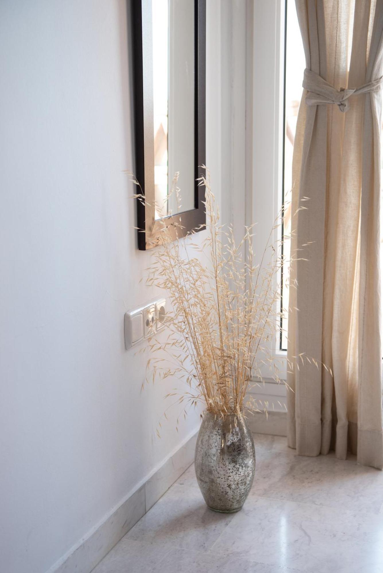Hill View With Fresh Renovation Apartment Benalmadena