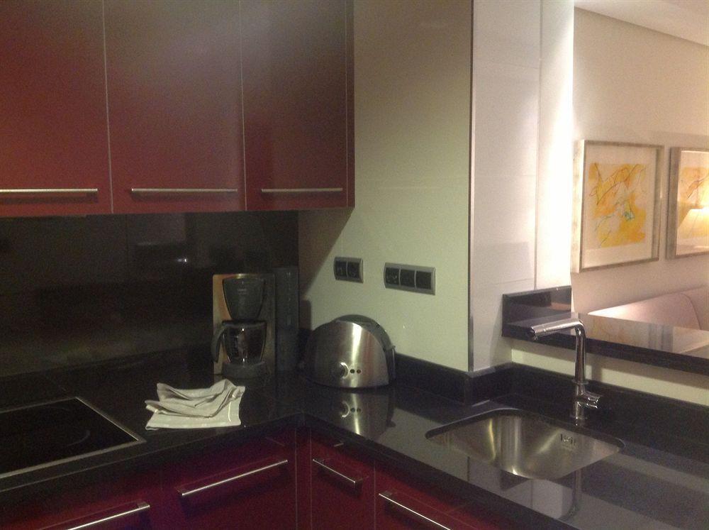 Aparthotel Artplatinum & 4*