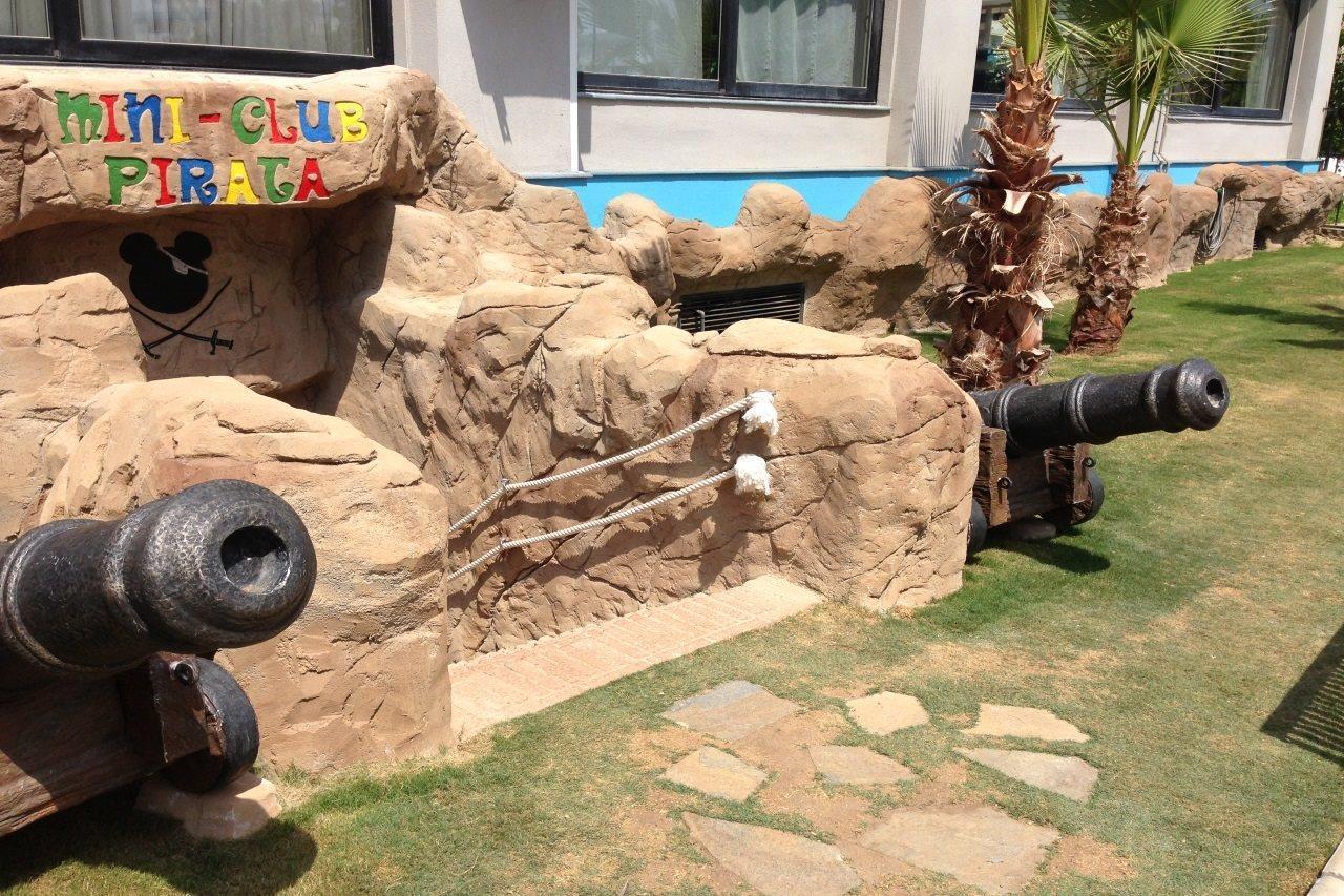 Globales Patos Park Hotel 4*