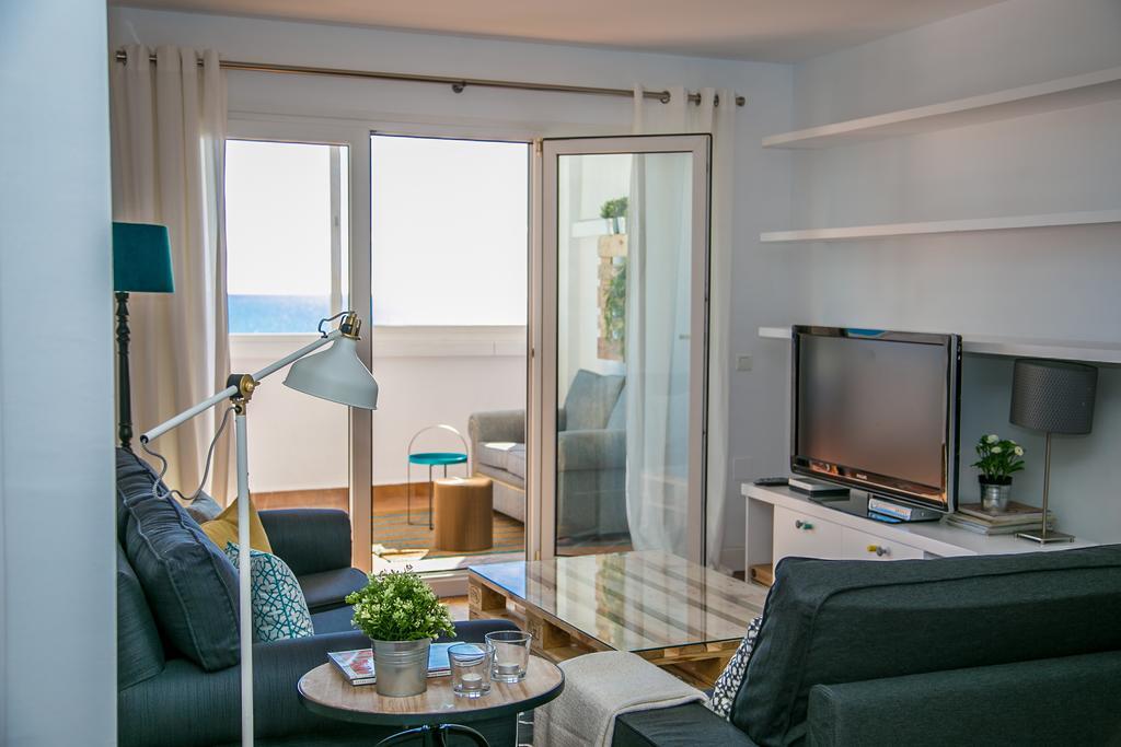 Urbanchic Beachfront Apt *