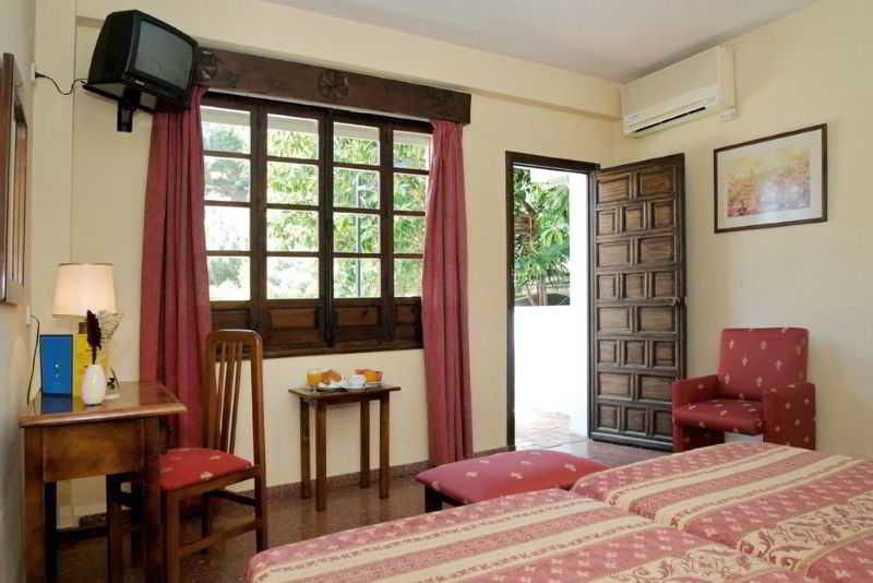 Kross Goya Hotel 3*