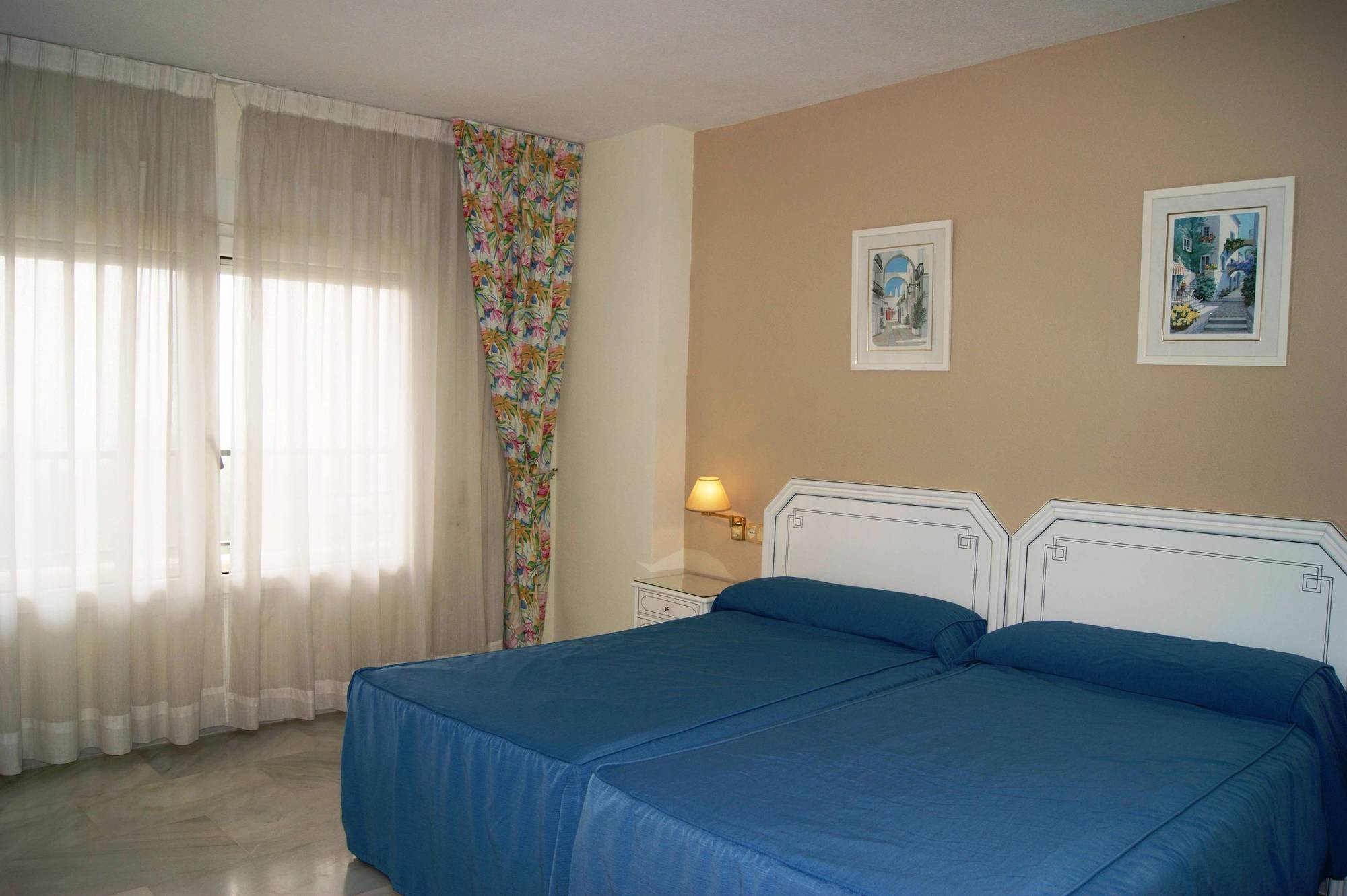 Aparthotel First Flatotel International