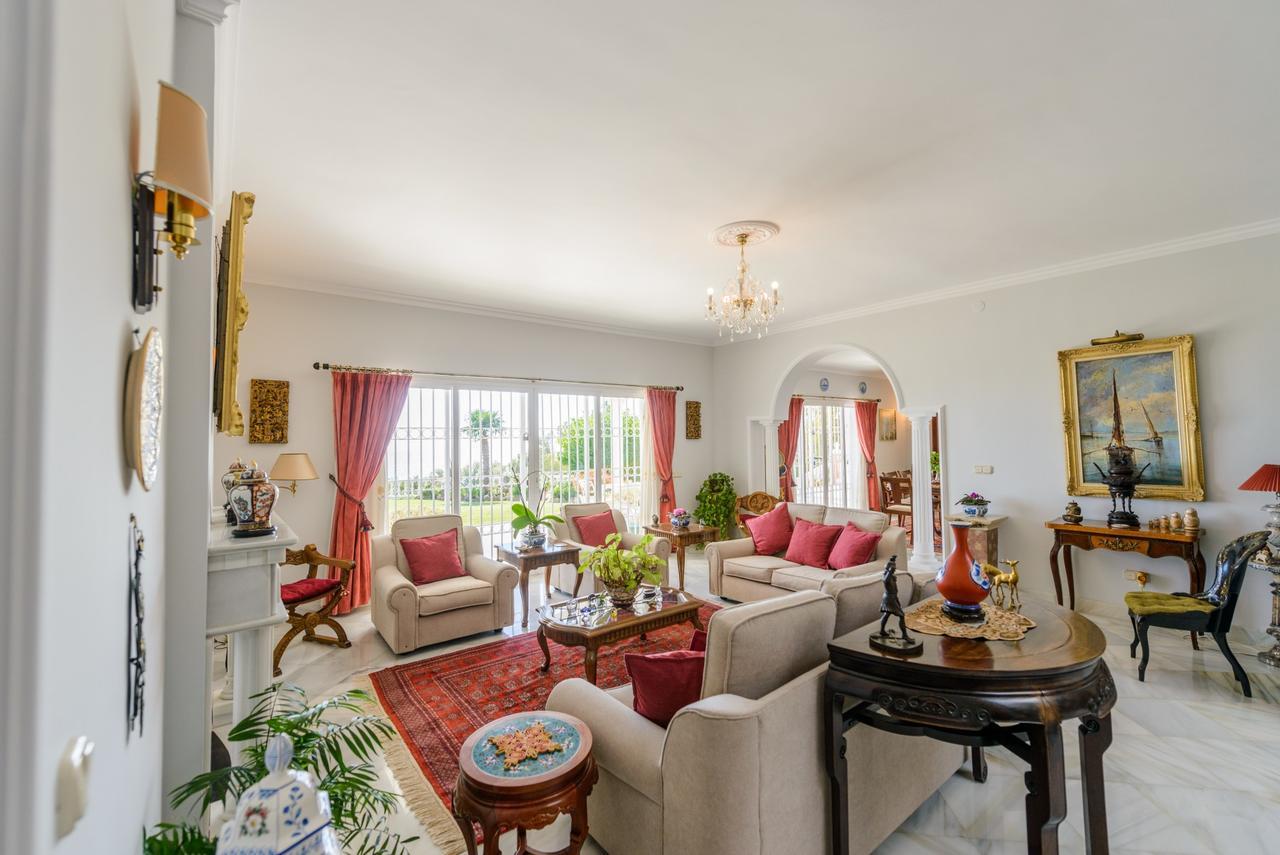Cubo's Colinas Villa