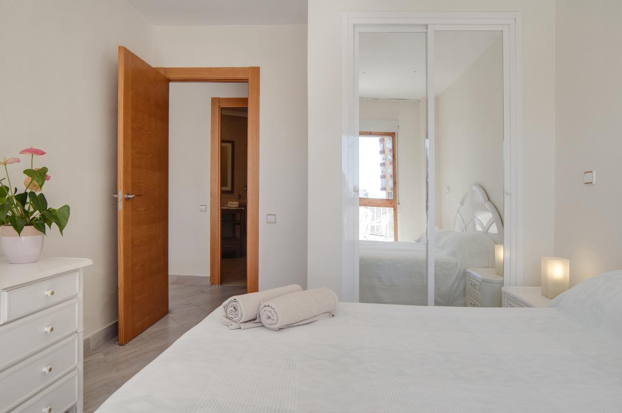 Puerto Marina Deluxe Apartamento