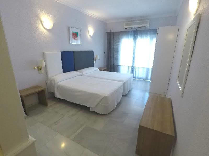 Hotel Flatotel International