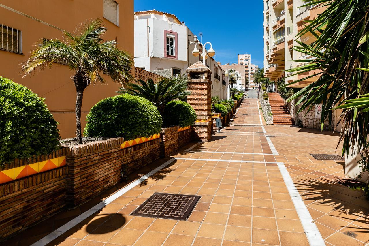 Apartment One Room Sea And Port Views En Edificio Tamarindo Benalmadena