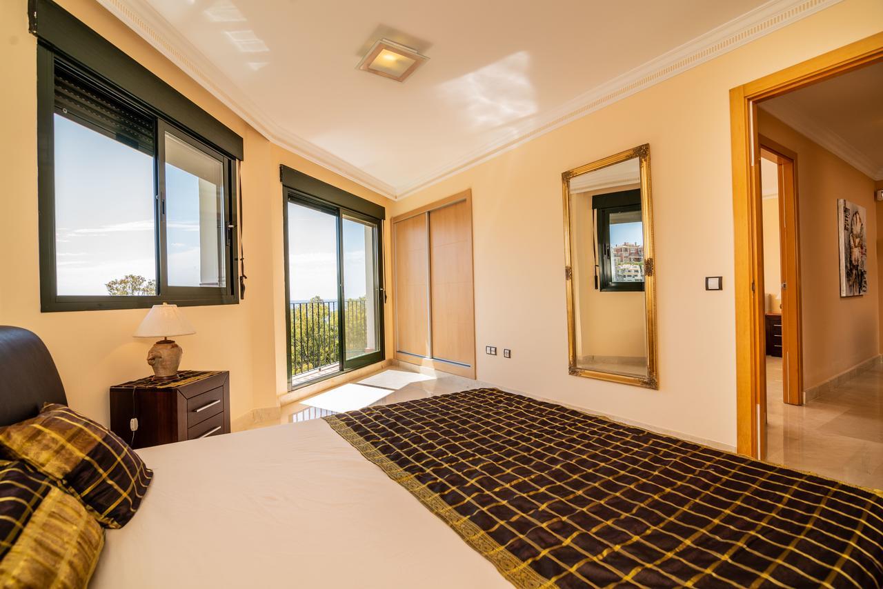 Villa N&a Stunning 2bdr With Sea Views *