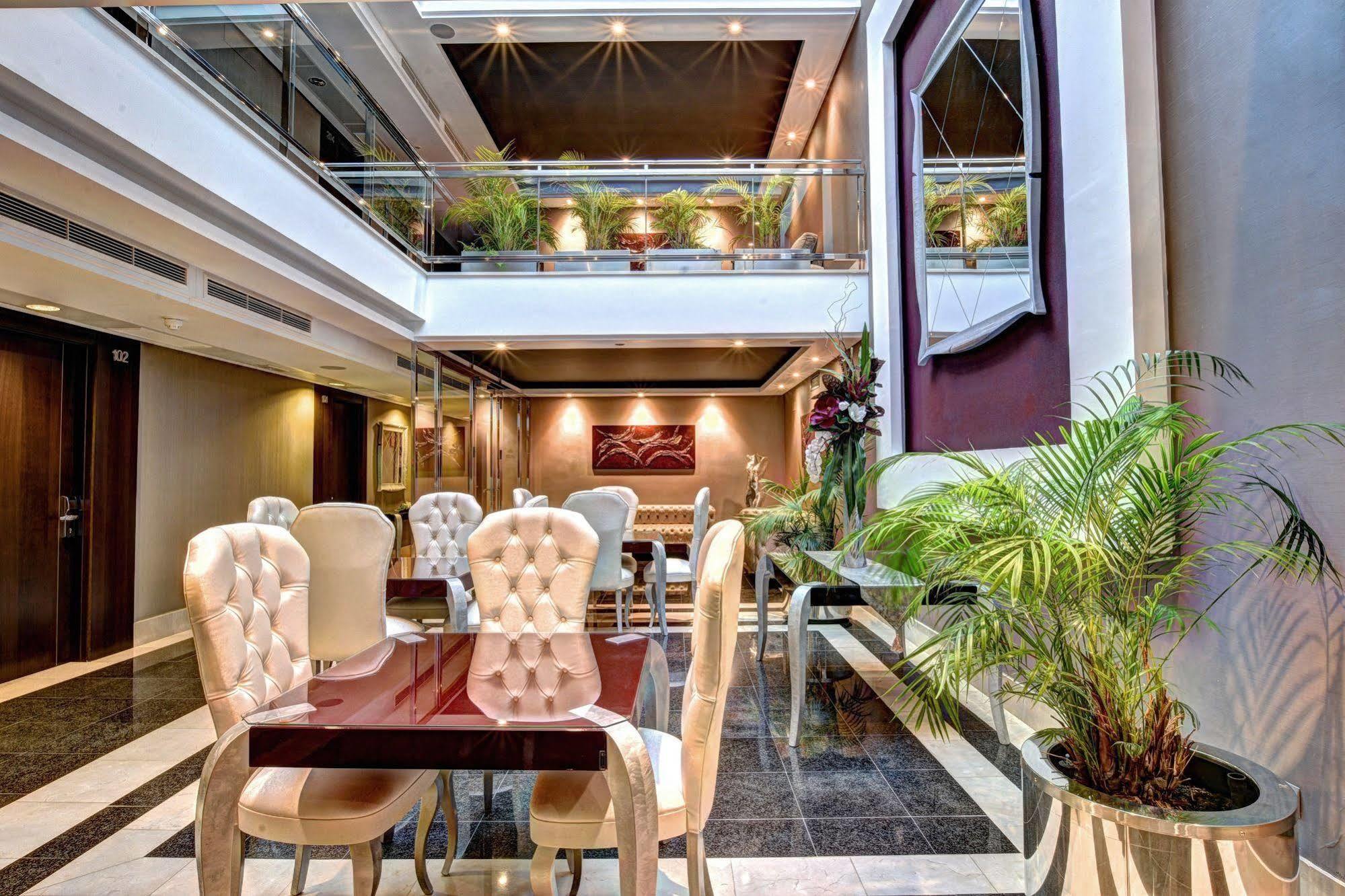 Artplatinum & Aparthotel 4*