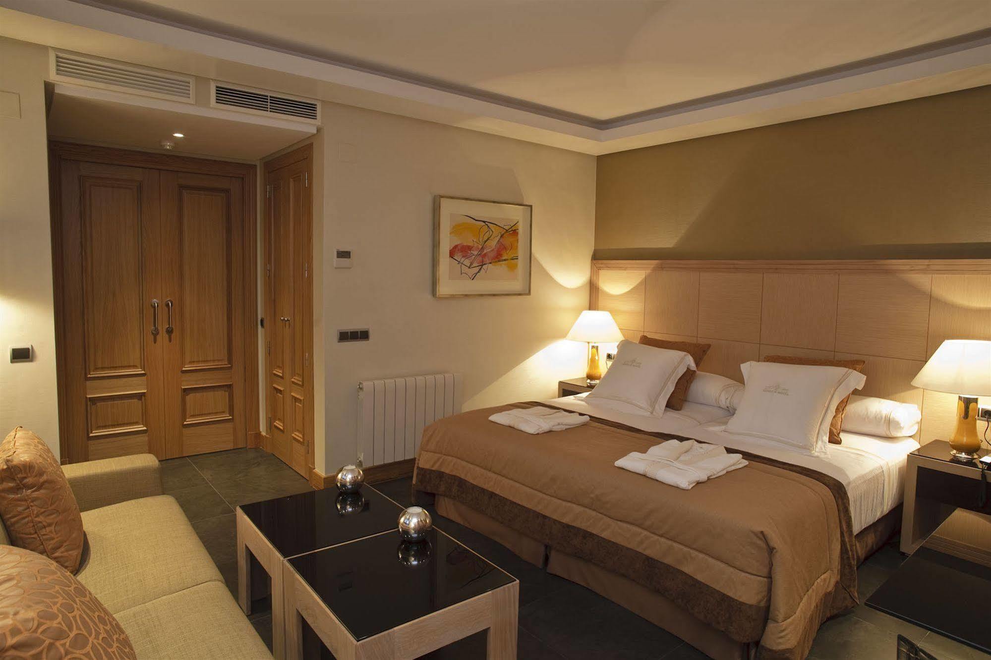 Artplatinum & Aparthotel