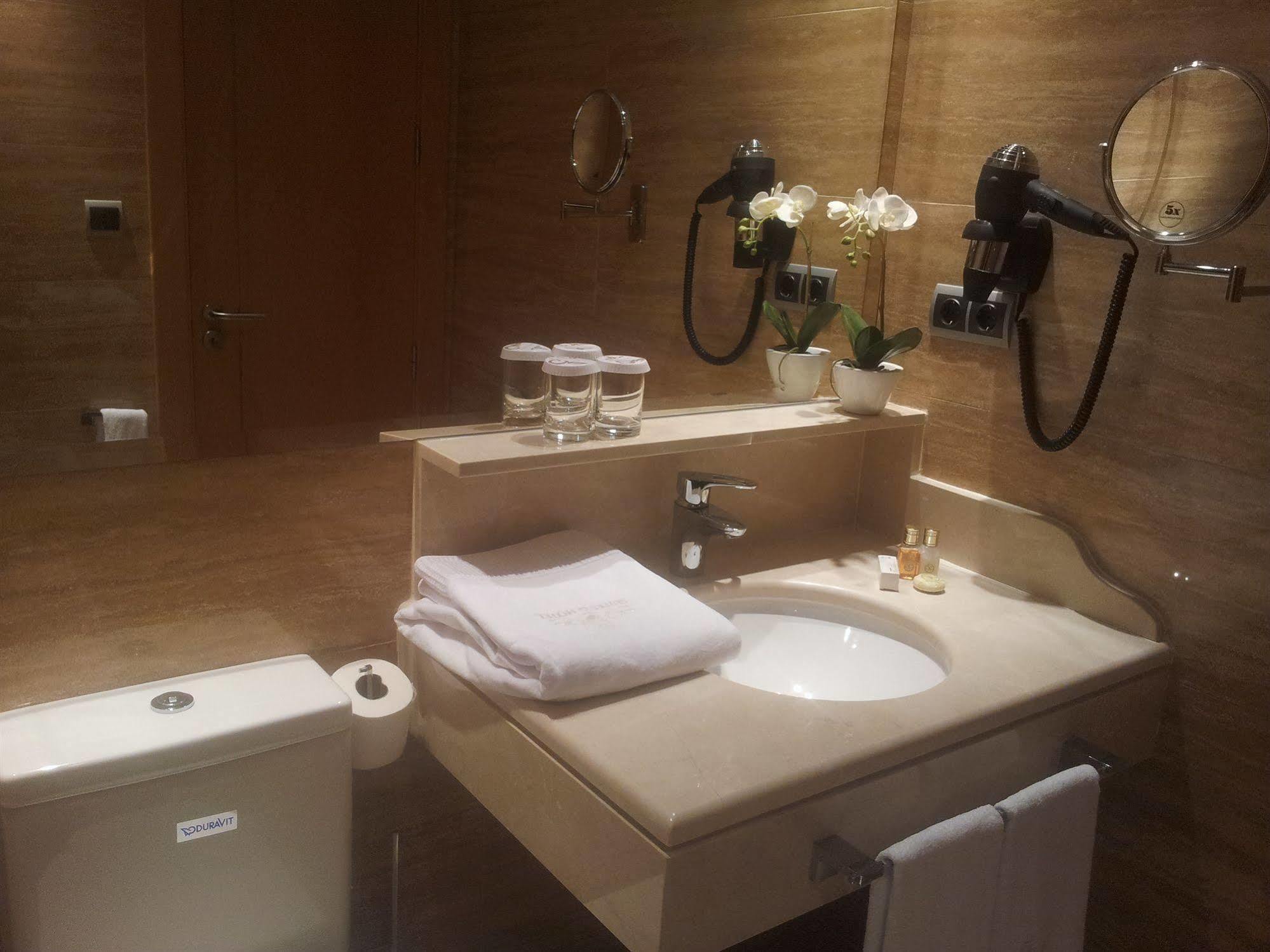 Artplatinum & 4* Benalmadena