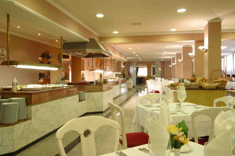Las Arenas Suites Hotel 4*