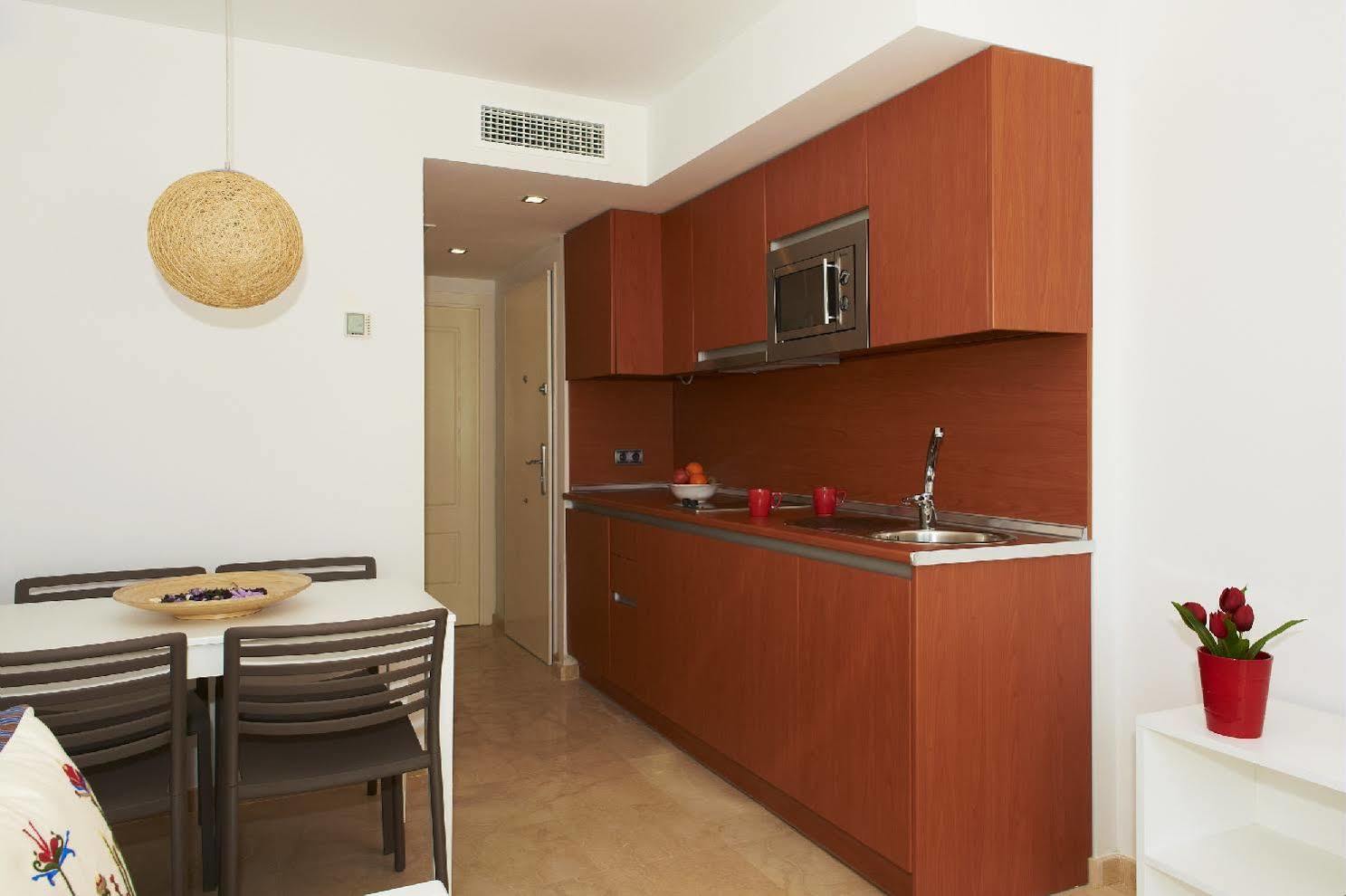 Hotel Pierre & Vacances Playa 5*