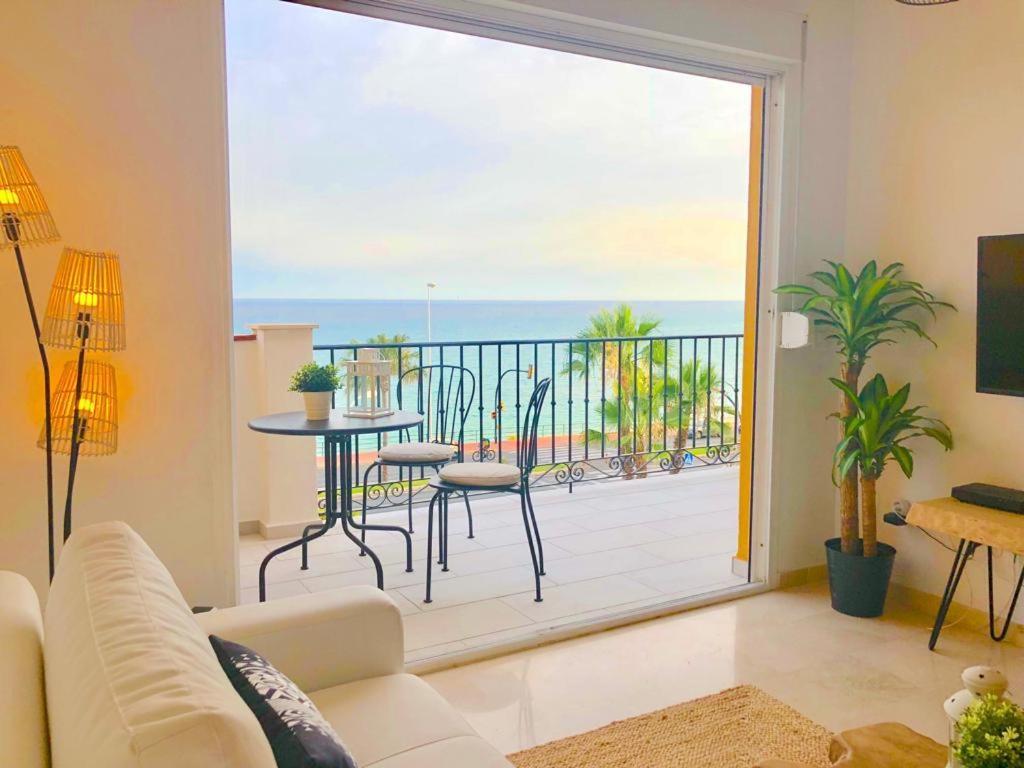Apartment Atico-duplex 1ª Linea De Playa Con Jacuzzi. 6 Pax Benalmadena