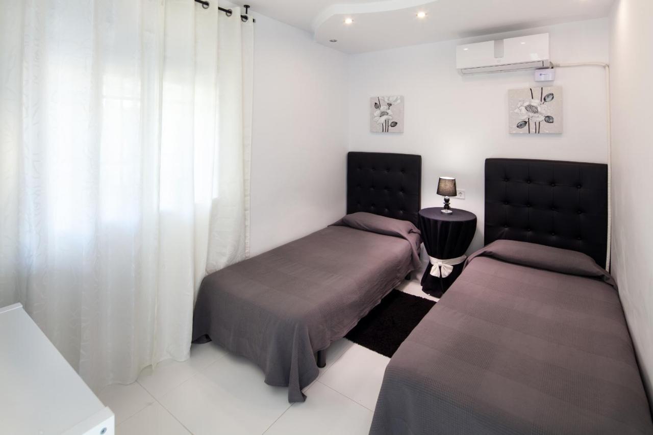 La Perla Beach Blue Apartment *