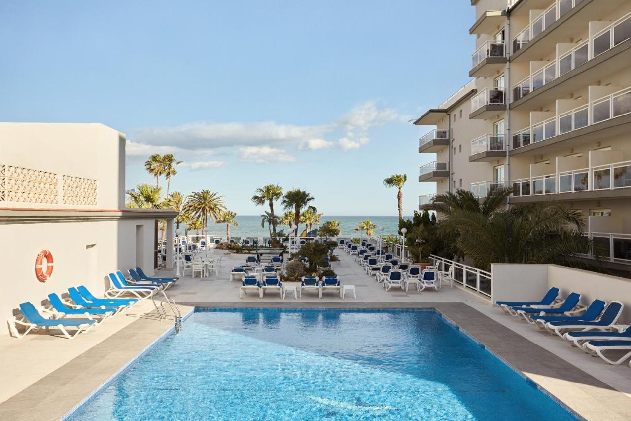 Las Arenas Suites