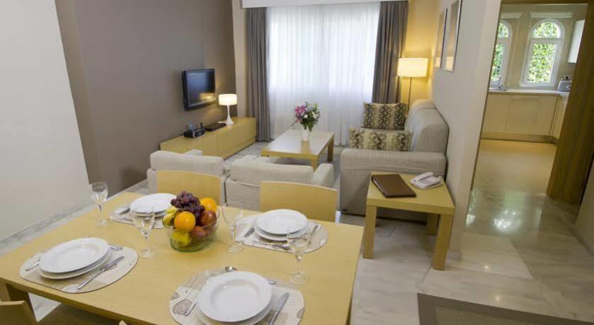 Aparthotel Royal Oasis Club At Pueblo Quinta 3*
