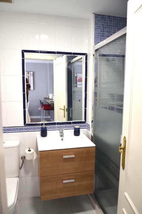 Poseidon 2 Bedrooms Penthouse Apartment *