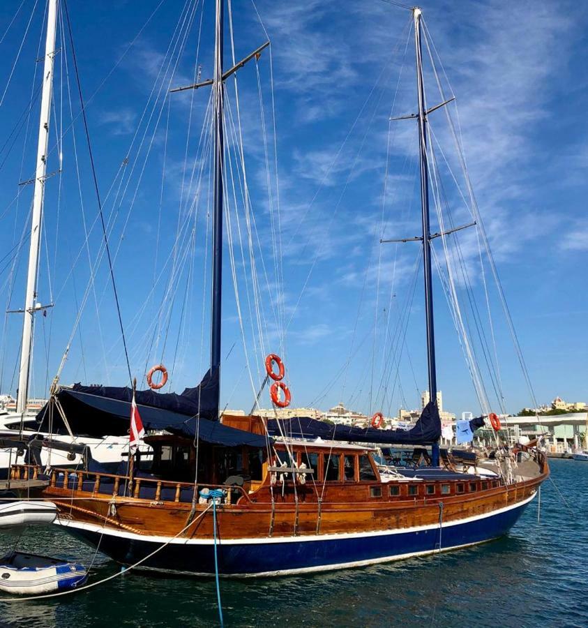 Boat The Umoja Experience