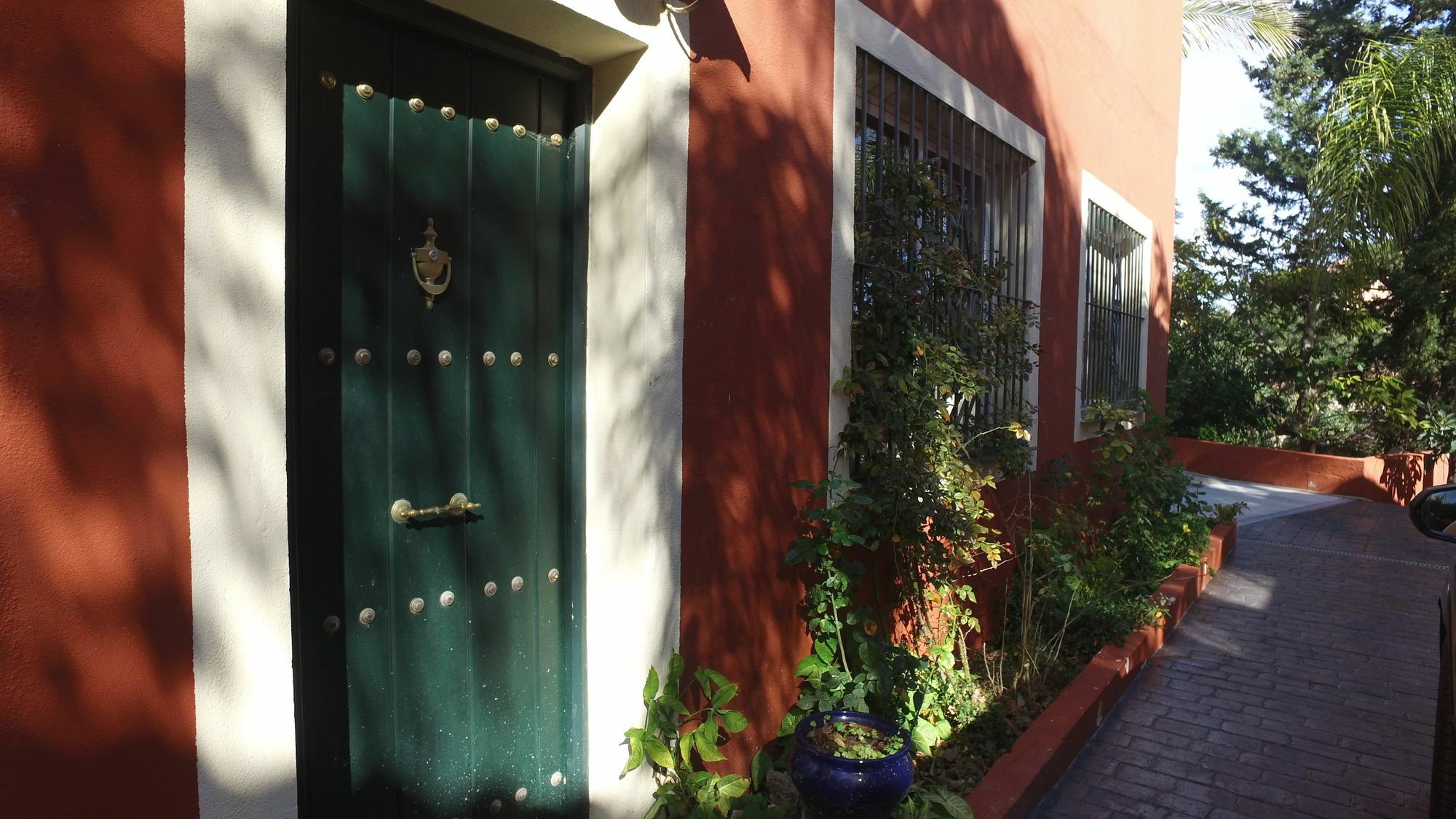 La Vida Loca Hotel