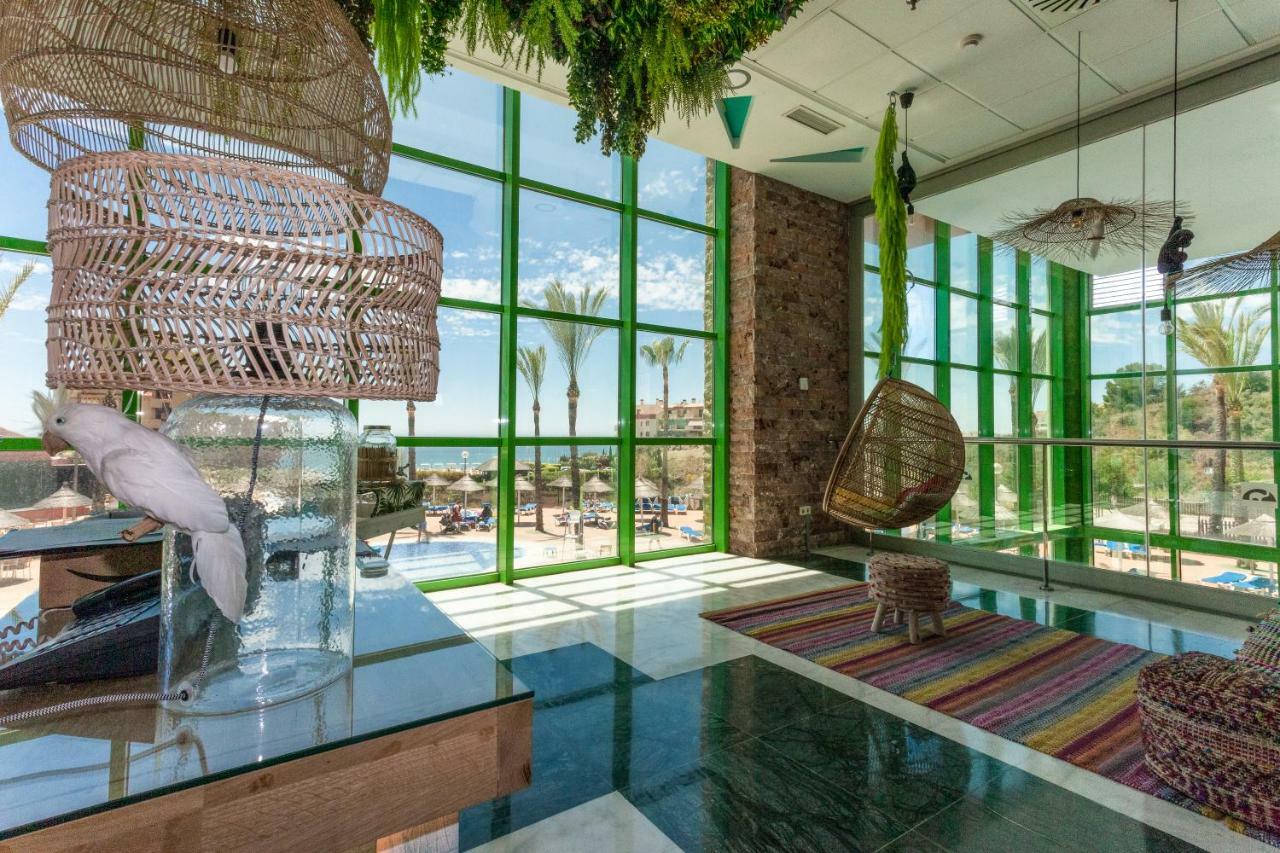 Hotel World Riwo Hotel. 4*