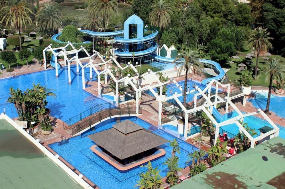 Hotel Holidays2benal