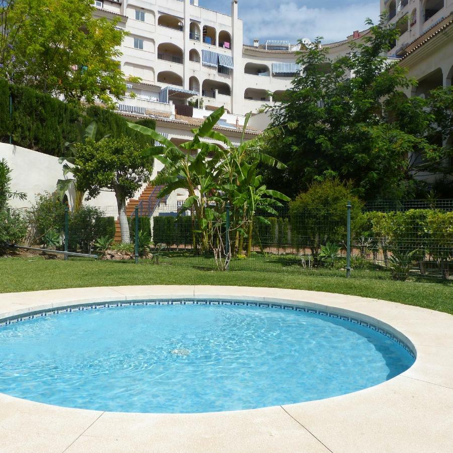 Sunny Sea View Apartment! *