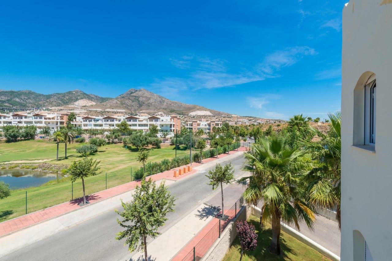 Sunny Golf Apartment