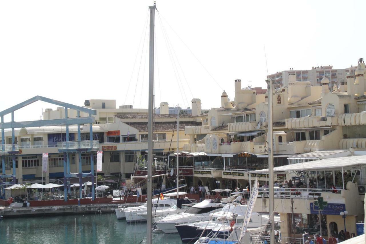 En Puerto Marina B32 Apartment *