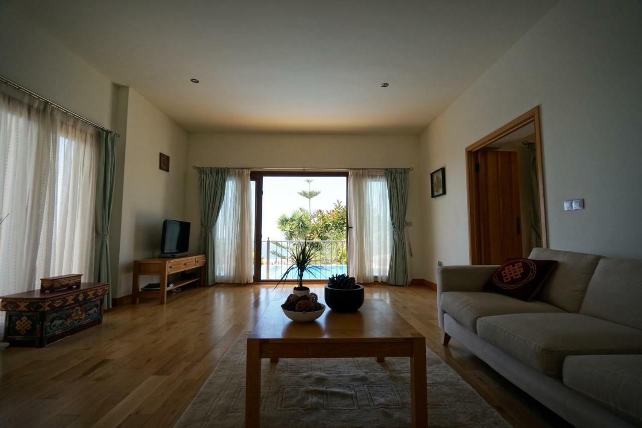 Noa Villa *