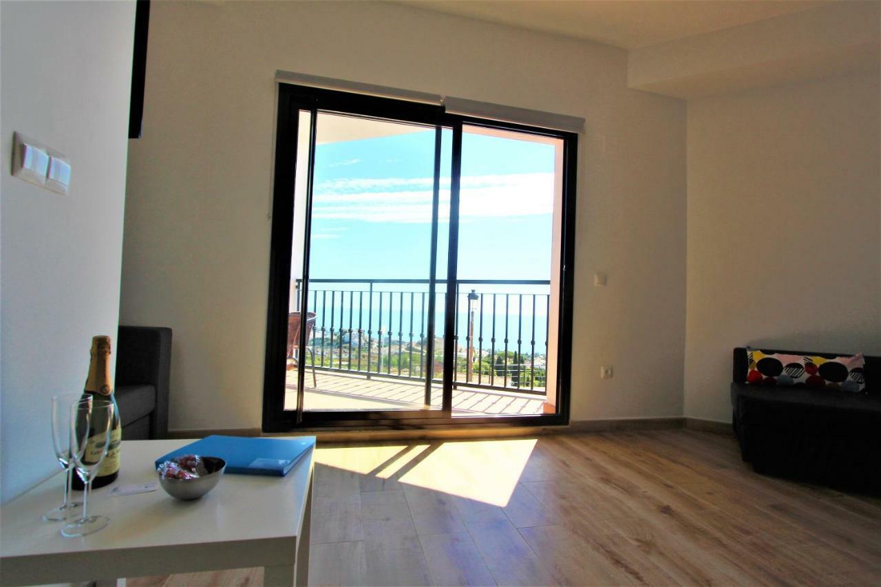 Pueblo - Excelente Conexión Wifi - Piscina Abierta - Fantasticas Vistas - Parking Gratis Apartamento Benalmádena