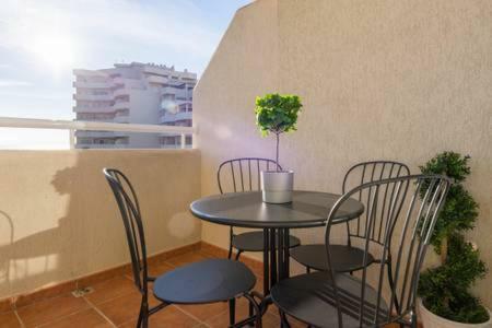 Estudio Nuevo Benalbeach Apartment *