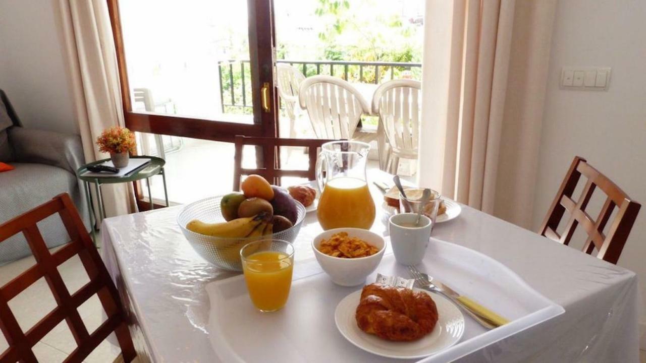 Oceanside Oasis: Beachfront With Pool And Sea Views * Benalmadena