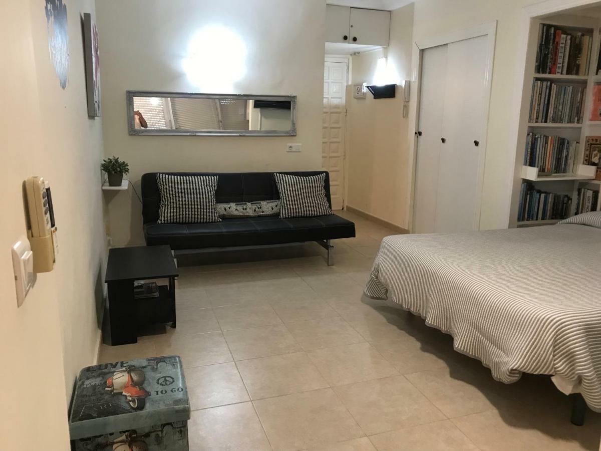 14 Avenida Marysol, Benalmadena,costa Del Sol. *
