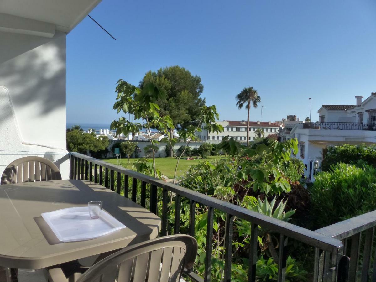 Oceanside Oasis: Beachfront With Pool And Sea Views *