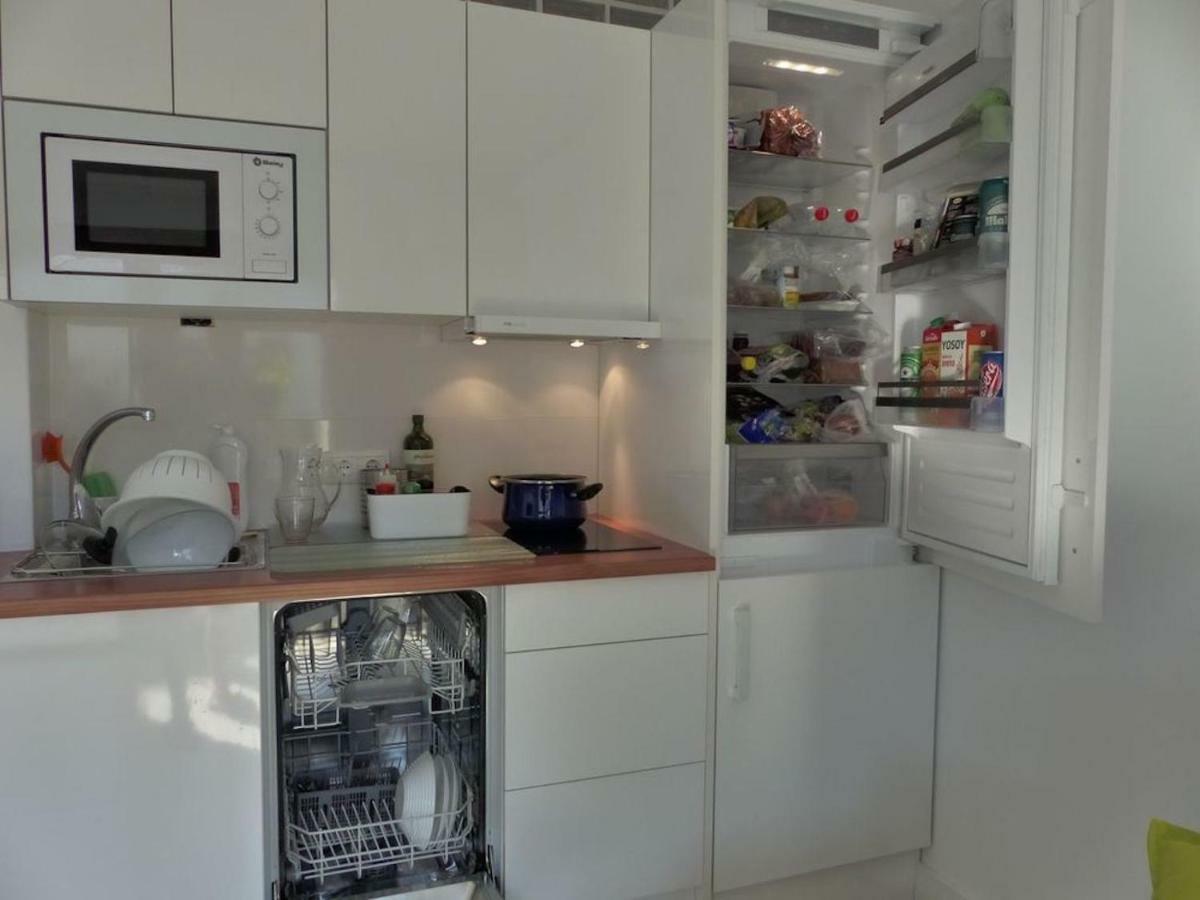 Oceanside Oasis: Beachfront With Pool And Sea Views * Benalmadena