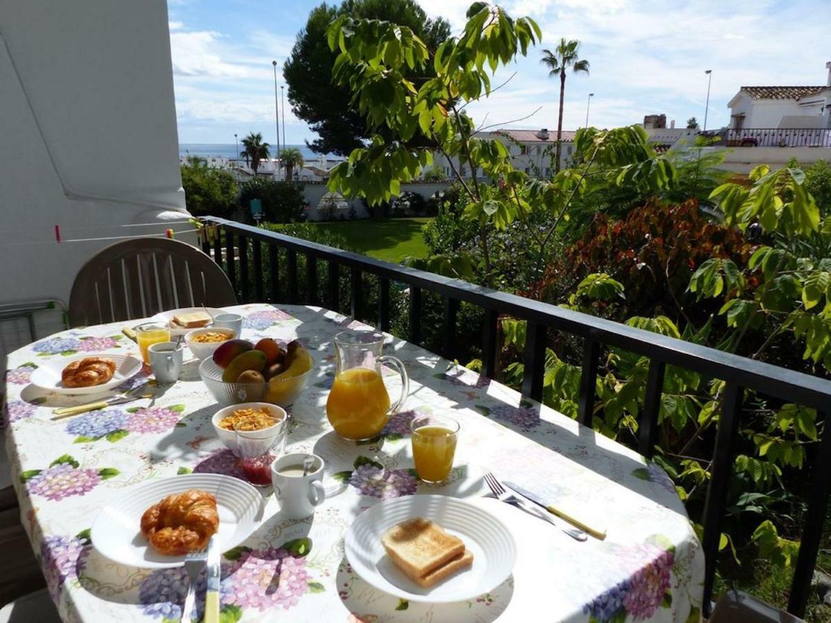 Oceanside Oasis: Beachfront With Pool And Sea Views * Benalmadena