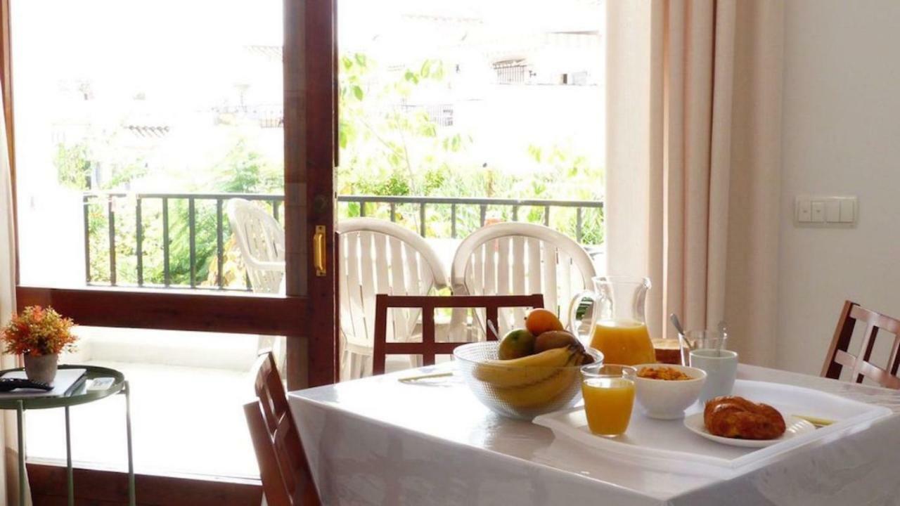 Oceanside Oasis: Beachfront With Pool And Sea Views * Benalmadena