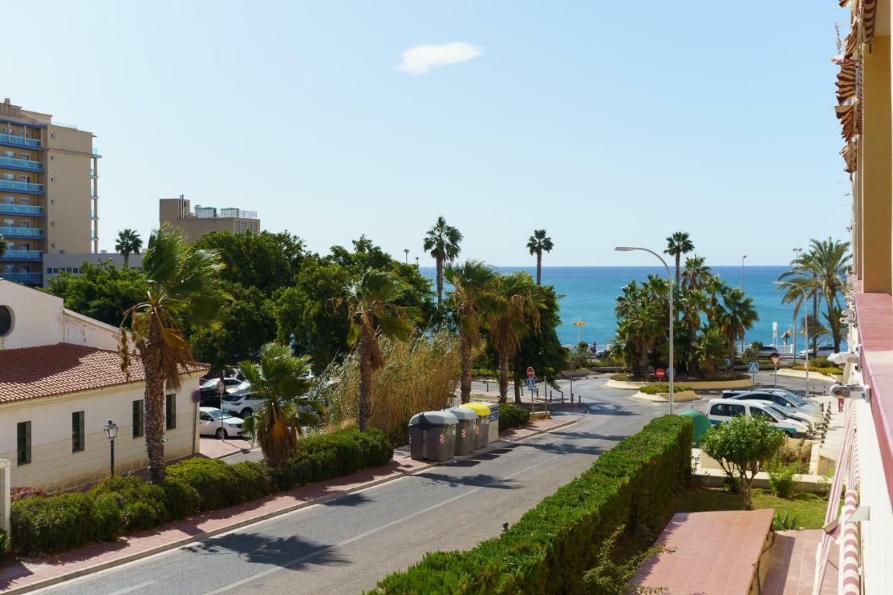 Spacious Beachfront Flat With Sea Views And Private Indoor Parking *