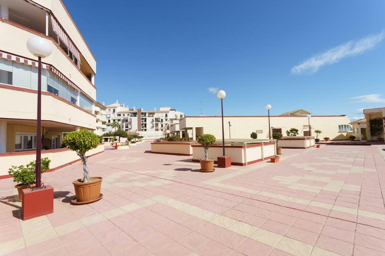 Spacious Beachfront Flat With Sea Views And Private Indoor Parking