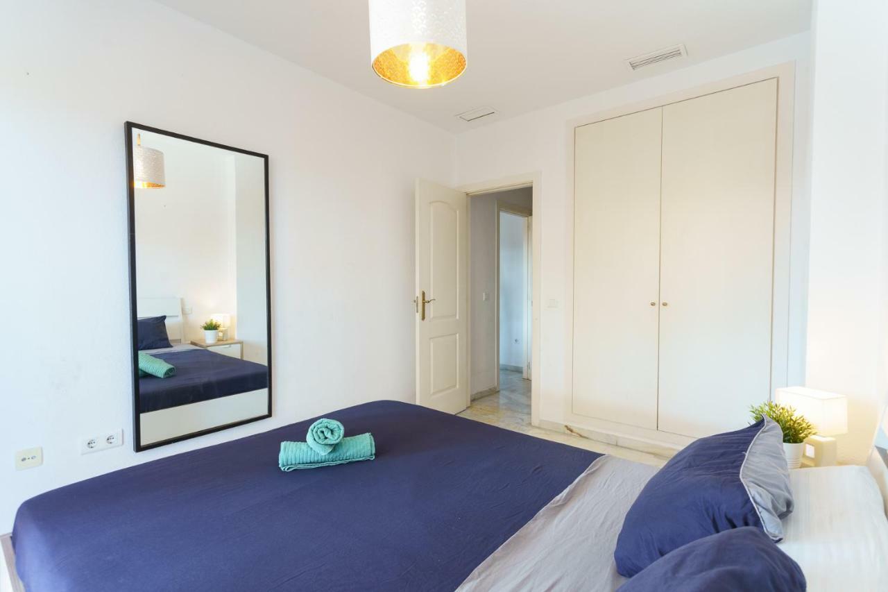 Spacious Beachfront Flat With Sea Views And Private Indoor Parking *